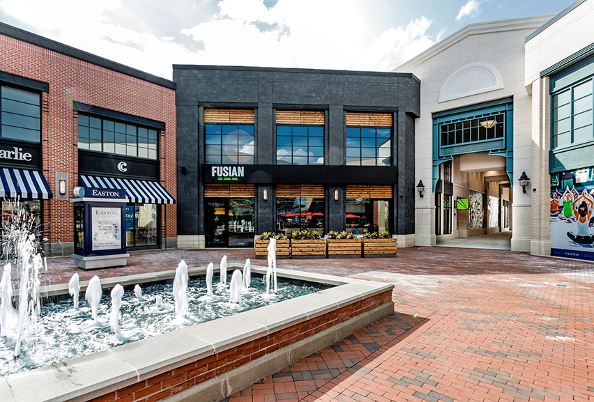 Fountains outside some shops at Easton Town Center in Columbus, OH