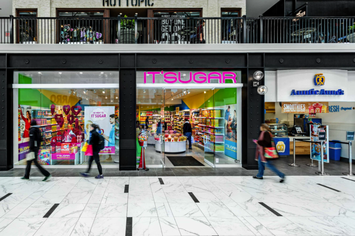 IT'SUGAR storefront at Easton in Columbus, OH