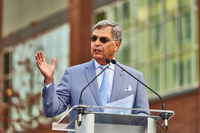 Yaromir Steiner speaking from a podium