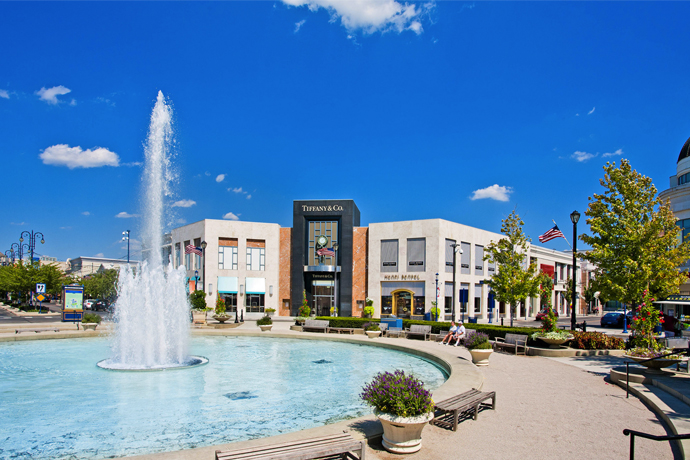 Fountain in front of Tiffany & Co at Easton Town Center in Columbus, OH